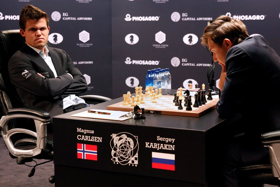 Первая партия поединка за мировую шахматную корону завершилась ничейным исходом.