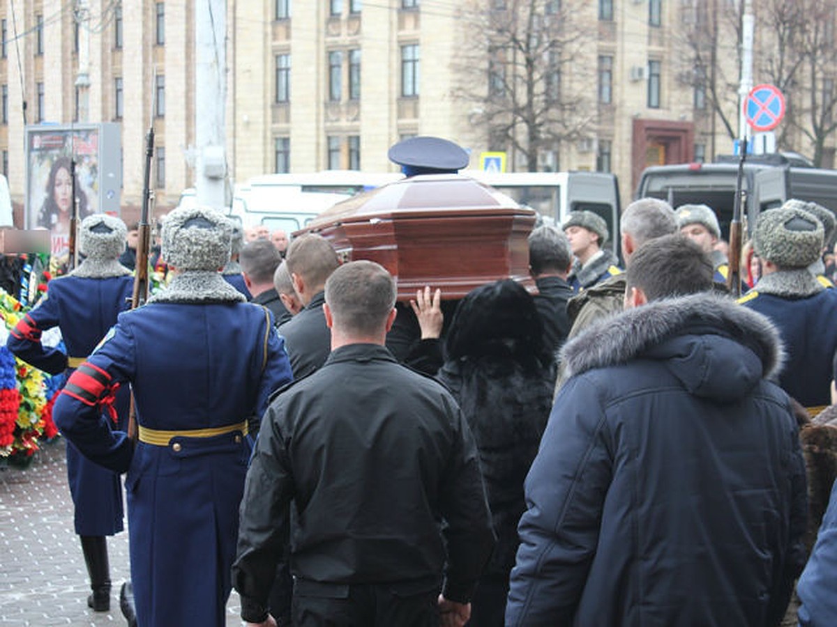 Сослуживцы простились с погибшим на Кавказе сотрудником воронежского  спецназа ФСБ - KP.RU