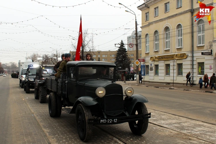 75-летие освобождения Калинина: Фронтовая "полуторка", ветераны, парад и мороз