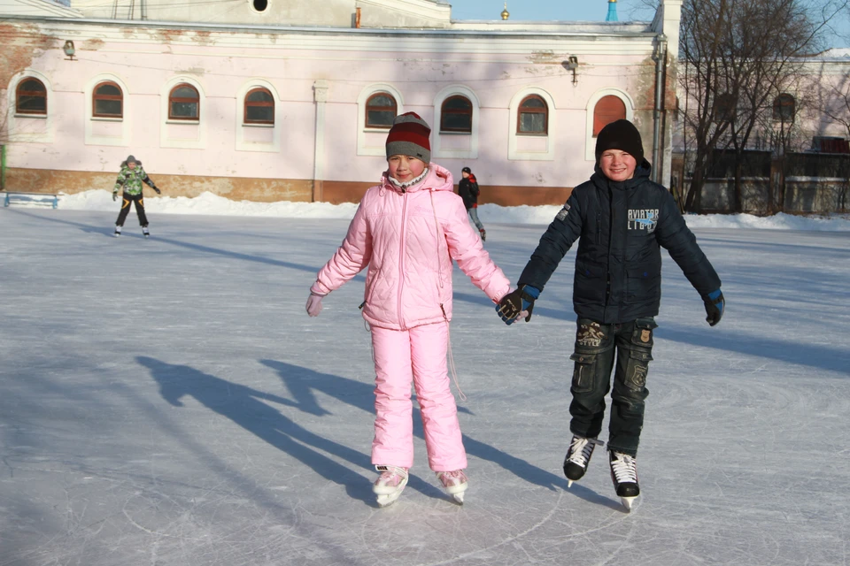 Всего в городе залито около 60 ледовых площадок.