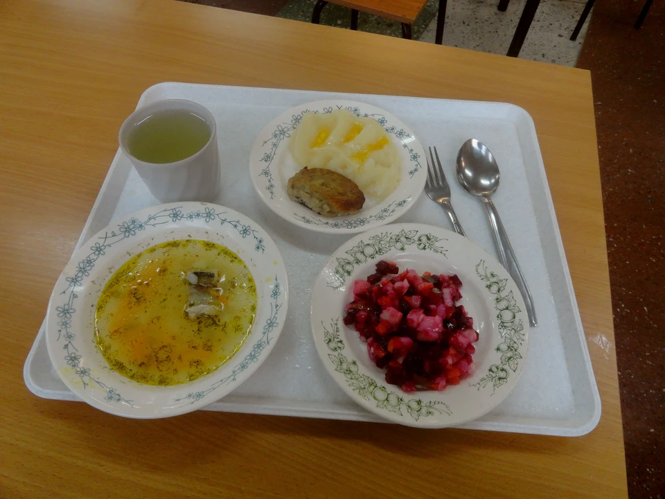 Питание в ульяновских школах вызывает много вопросов у детей и родителей.