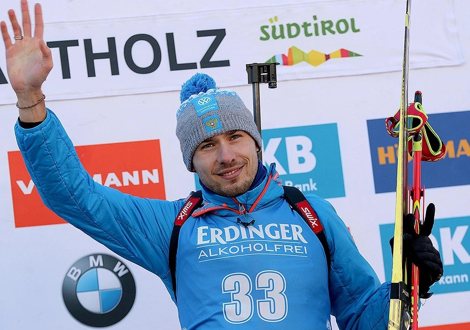 Антон Шипулин выиграл индивидуальную гонку на очередном этапе Кубка мира по Биатлону.