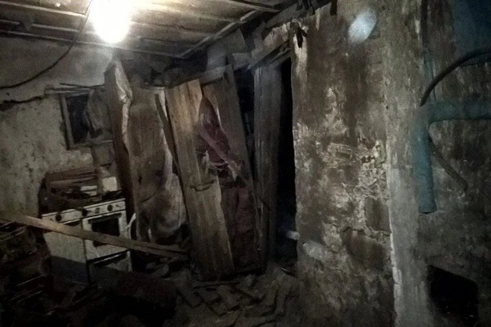 С места проишествия.
