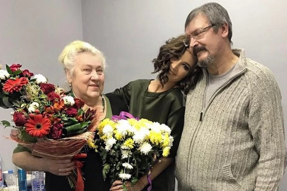 Любимые бабуля и папа рады за внучку и дочку. Фото: Instagram Ольги Бузовой