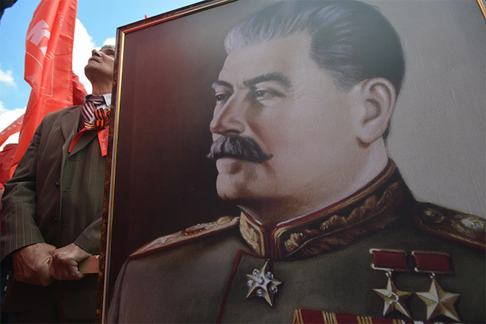 Если в 2006-м году к Сталину с «восхищением, симпатией или уважением» относились 37% участников аналогичного опроса, то в этом году их доля возросла до 46%.