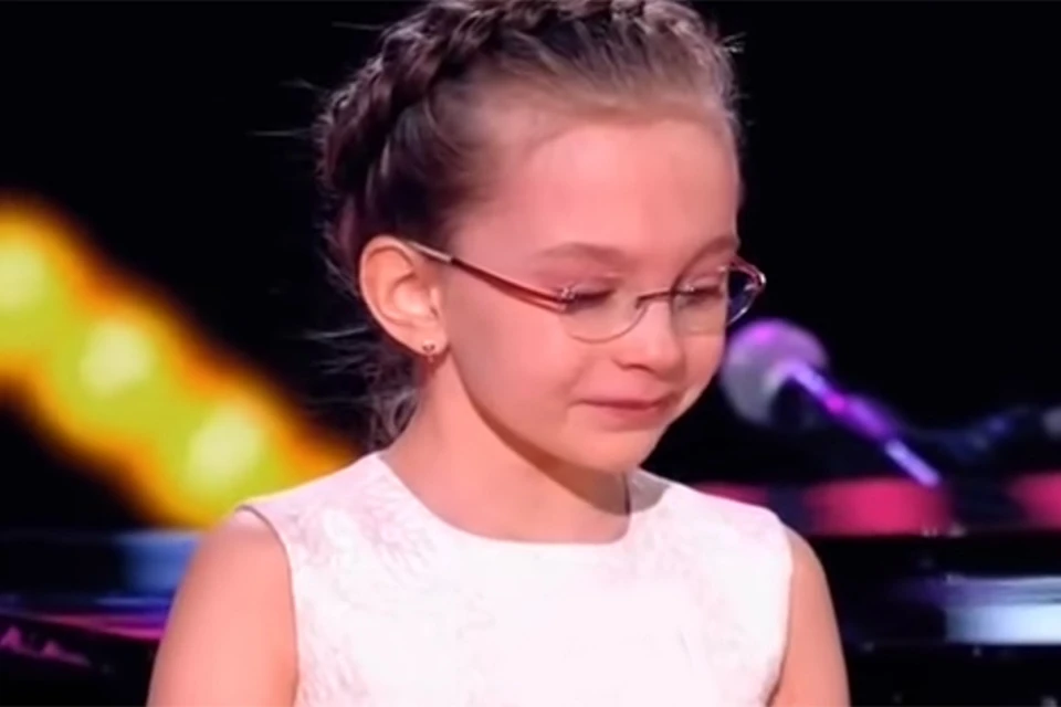 Судьи не оценили трудов восьмилетней певицы, которая исполнила песню «Земфиры», и довели девочку до слез