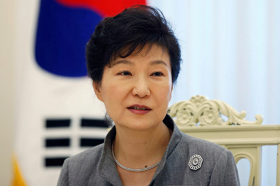 Экс-президент Южной Кореи Пак Кын Хе окончательно отстранена от власти.