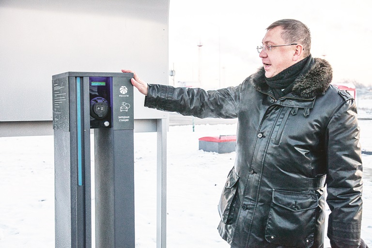 Электронная станция позволяет зарядить все типы электромобилей