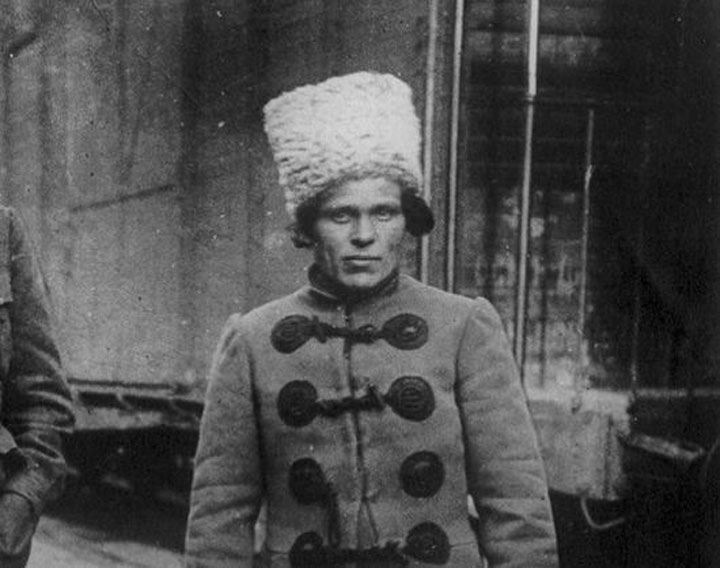 Золото революционер захватывал целыми вагонами. Фото: nv.ua
