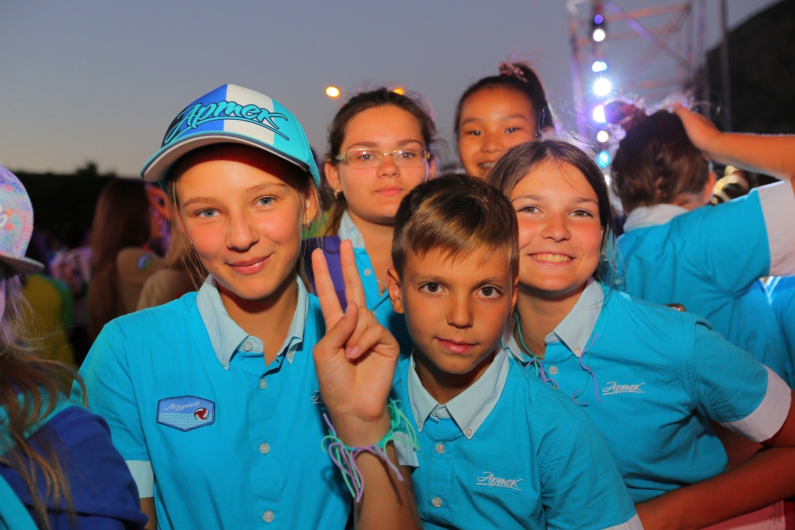 Фотография на память - обязательная традиция каждой смены. Фото: пресс-центр МДЦ «Артек».