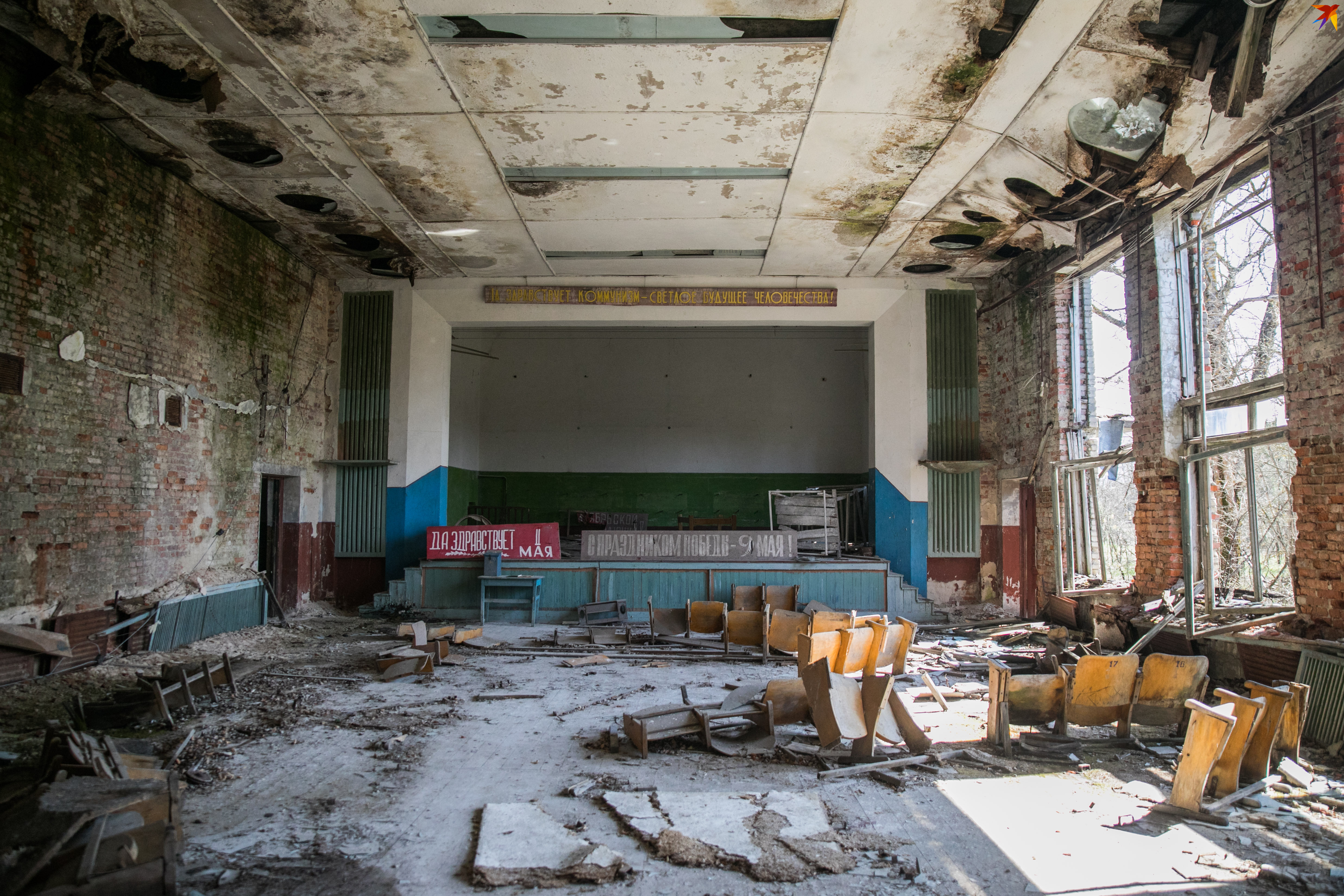 Заброшенный дом культуры в селе Погонное.