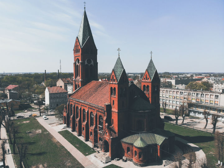 Старая кирха в Черняховске - сегодня православная церковь Михаила Архангела.