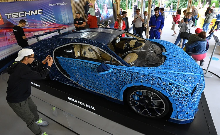 В Парке Горького в Москве покажут Bugatti Chiron собранный из кубиков Lego