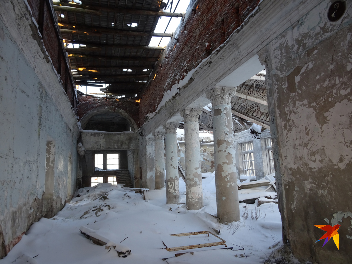 Бывший Дворец культуры брошенного поселка Промышленный