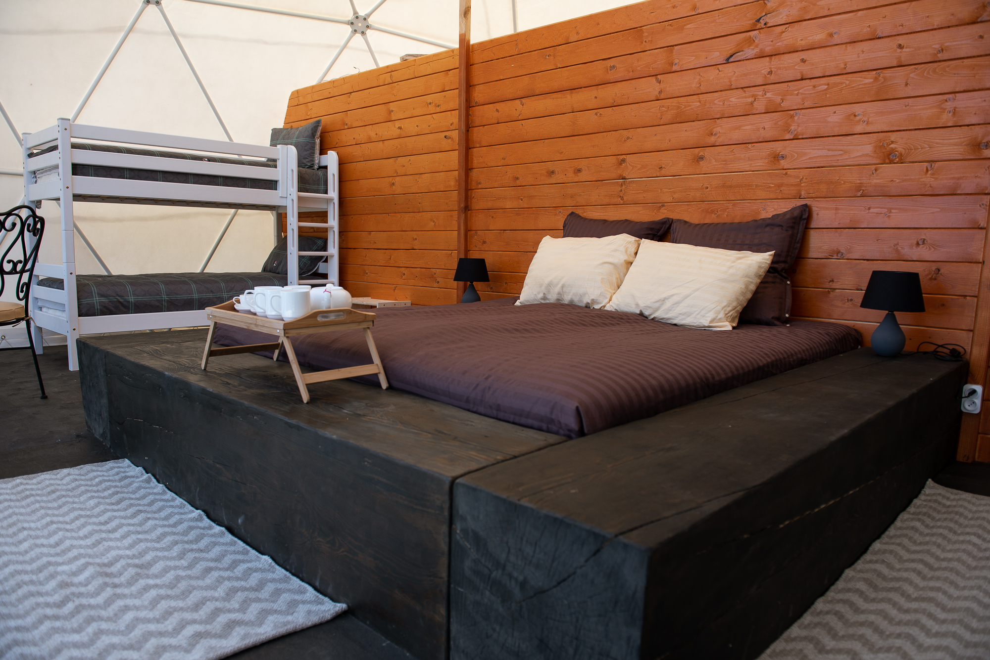 Внутри капсул полноценный гостиничный номер