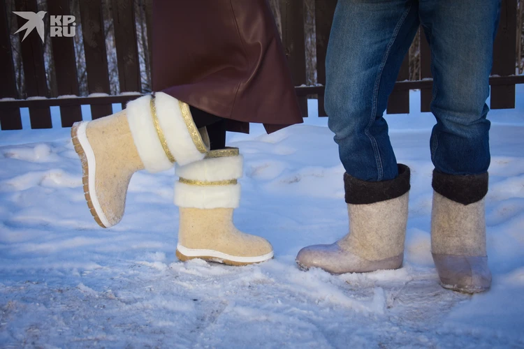Фото валенок на ногах: удобная и стильная обувь для зимы — Статьи об онкологии
