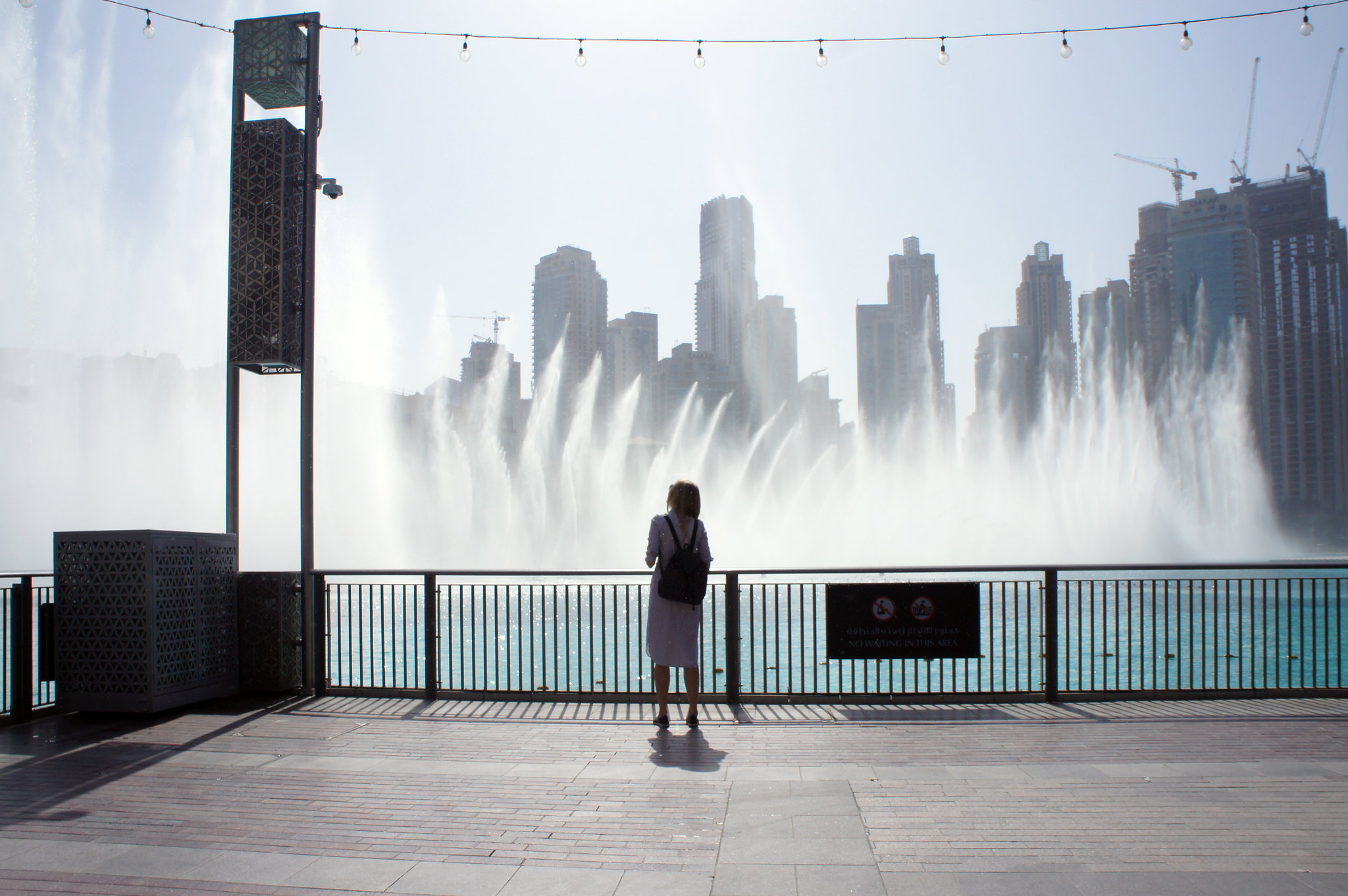 Шоу фонтанов лучше посмотреть и днем, и вечером