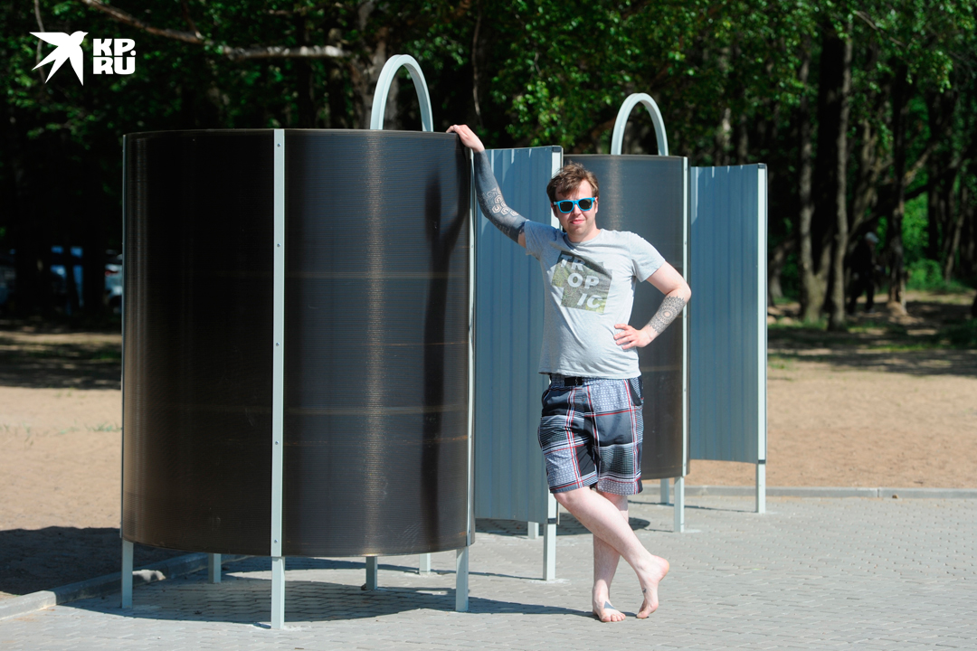 Есть современные кабинки для переодевания.