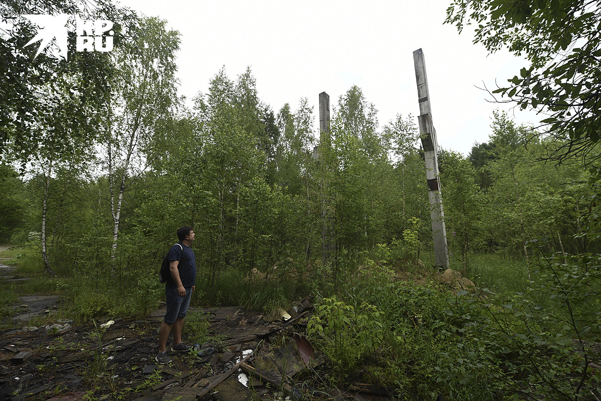 Остаётся только гадать, для чего эти бетонные плиты здесь появились