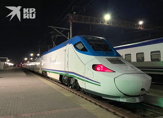 Скоростные поезда связали Ташкент с Самаркандом и Бухарой.