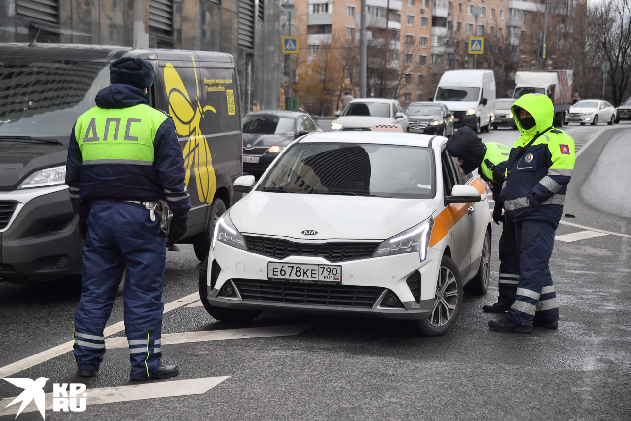 В столице продолжается ежедневный контроль по наличию защитных средств и сертификатов вакцинации.