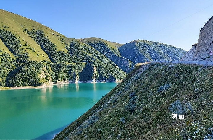 Озеро Кезеной Ам поражает своей красотой