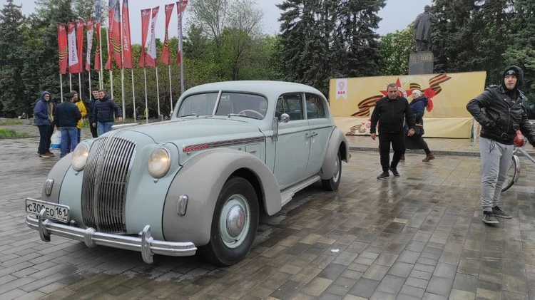 Выставка ретро автомобилей в орле. Opel Admiral 1938. Выставка ретро автомобилей. Выставка ретро автомобилей 2023 Москва.