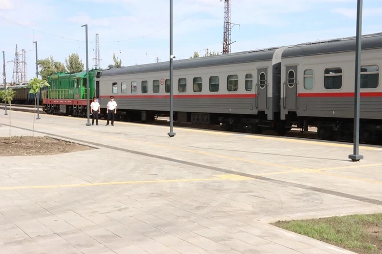 Мен досымның бақшасына келдім sts-beton.ru сайтында кешкі көйлектерге тапсырыс беріңіз