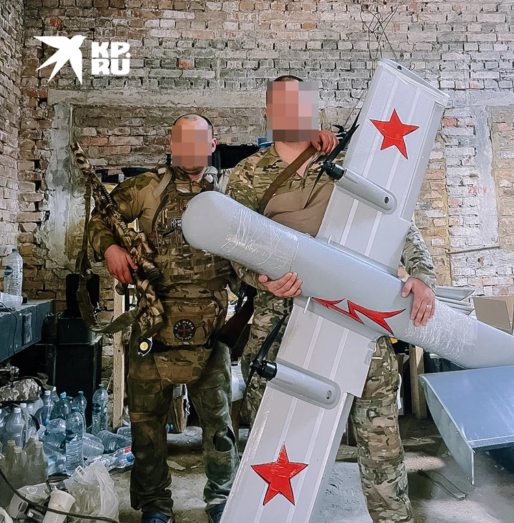 «Когда сажусь за пульт, моя душа в раю»: как воюют операторы FPV-дронов отряда «Буревестник» | КП