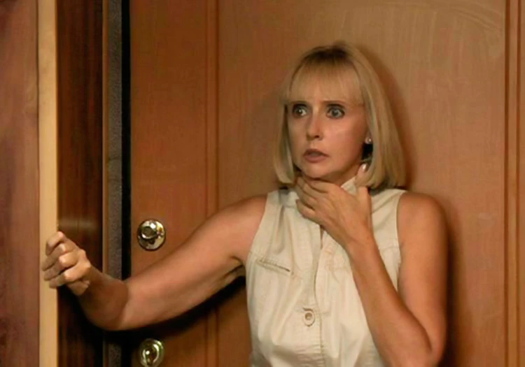 Үлкен кеуделі ана жыныстық қатынасқа түсуді қалап, ұлына берді