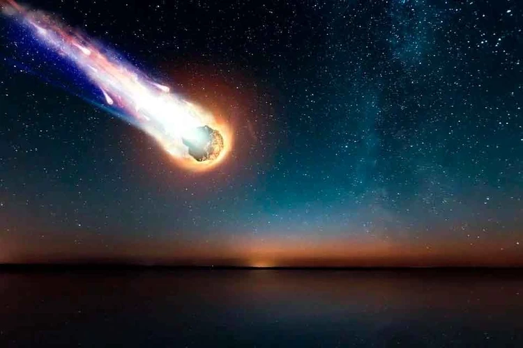 Зеленоватый цвет метеорита объясняется минералом оливин. Фото: Marko Aliaksandr/Shutterstock/Fotodom height=100% width=100%