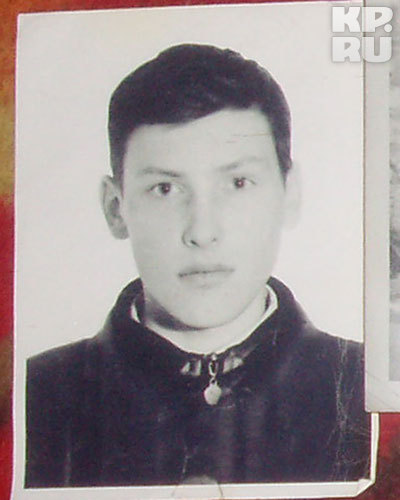 Заболевший саркомой Миша зачитывался найденным бортовым журналом Чкалова и черпал в нем силы.