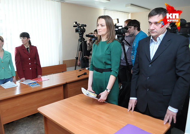 Представитель и директор сырзавода (справа) заявили в суде, что предприятие закрыто на капремонт с 24 марта