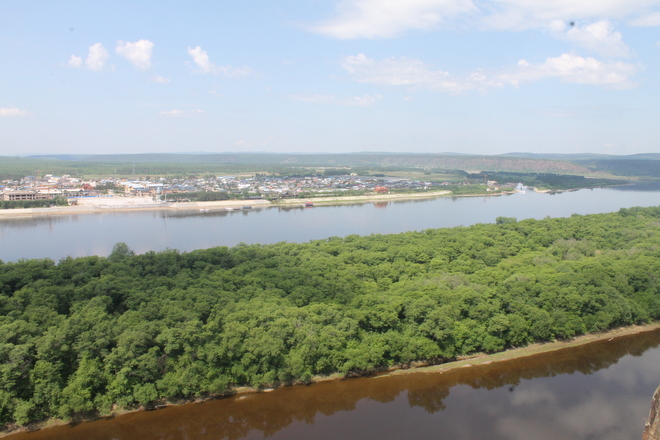На той стороне Амура - китайский городок Мохэ.