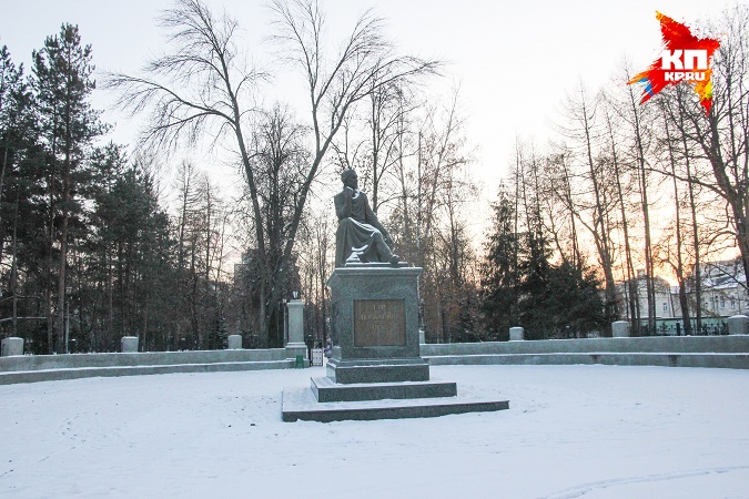 Памятник Гавриилу Державину в Казани.